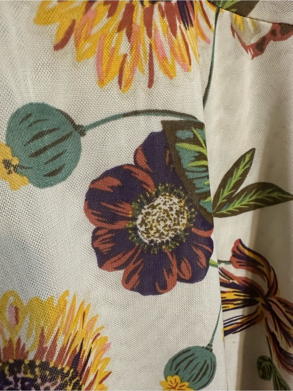 Passport Beige Sunflower Floral Short-Sleeve Blouse - Picture 6 of 6